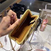 *預訂貨: 約九月下旬*新款 Nora Kisslock Crossbody 最新設計