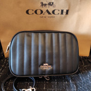 *預訂貨: 約12月下旬*Coach Jes Crossbody (雙拉鏈相機袋)