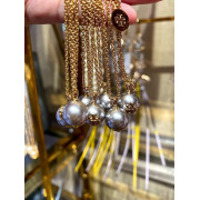 *預訂貨: 約3月上旬*Tory Burch Logo imitation pearl necklace