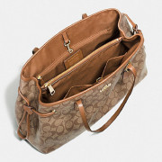 *預訂貨：約4月中旬*Coach Carryall 鯰魚包 (F57842)