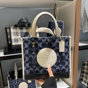 *預訂貨: 約6月上旬*Coach Dempsey Tote 22