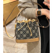 Tory Burch T 字母組合雪尼爾水桶包