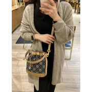 *預訂貨：約12月下旬*Tory Burch T Monogram Chenille Bucket Bag