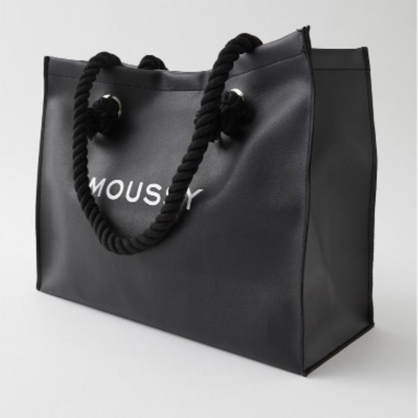 MOUSSY SOUVENIR SHOPPER