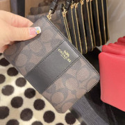 *預訂貨：約5月上旬*Coach Wristlet