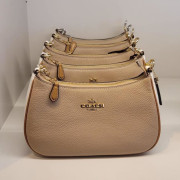 *預訂貨：約6月中旬*Coach Teri Shoulder Bag