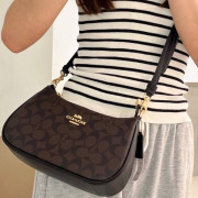 *預訂貨：約6月中旬*Coach Teri Shoulder Bag