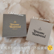  *預訂貨：約9月上旬*Vivienne Westwood 字母耳環