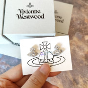  *預訂貨：約12月上旬*Vivienne Westwood 粒石耳環