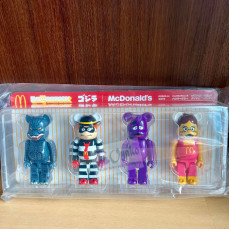 日本麥當勞限定版 BE@RBRICK 麥當勞 x 哥斯拉 150%    McDonald's set  ( 一套四隻） 